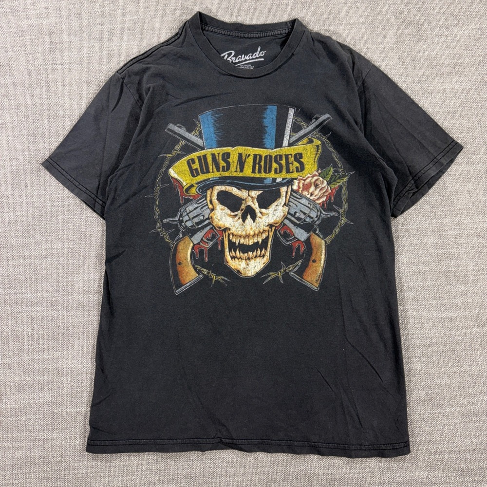 Bravado Guns N Roses T-Shirt Mens Small Black Excellent Skull Revolver Graphic